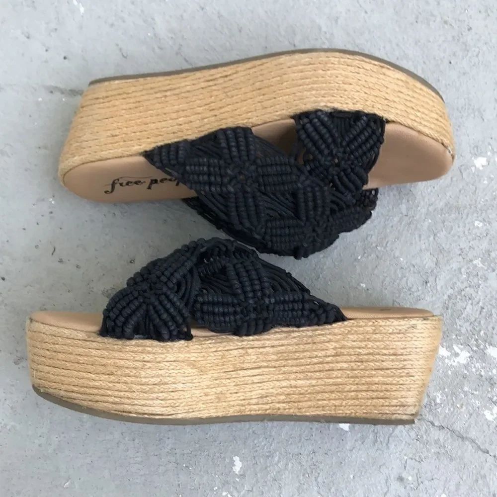 Free People platform slides - Picture 2 of 7